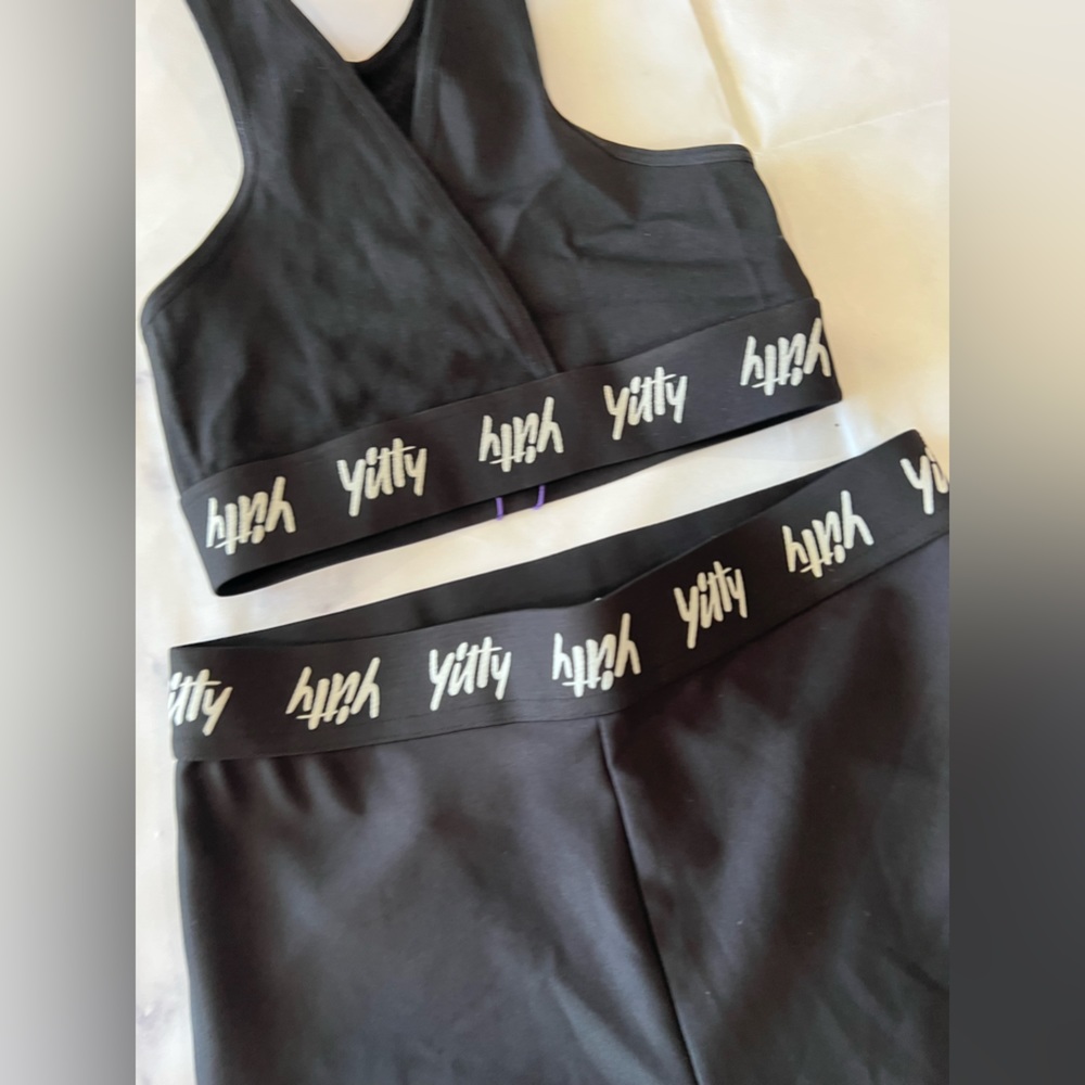YITTY by FABLETICS set ✨ - Picture 6 of 10